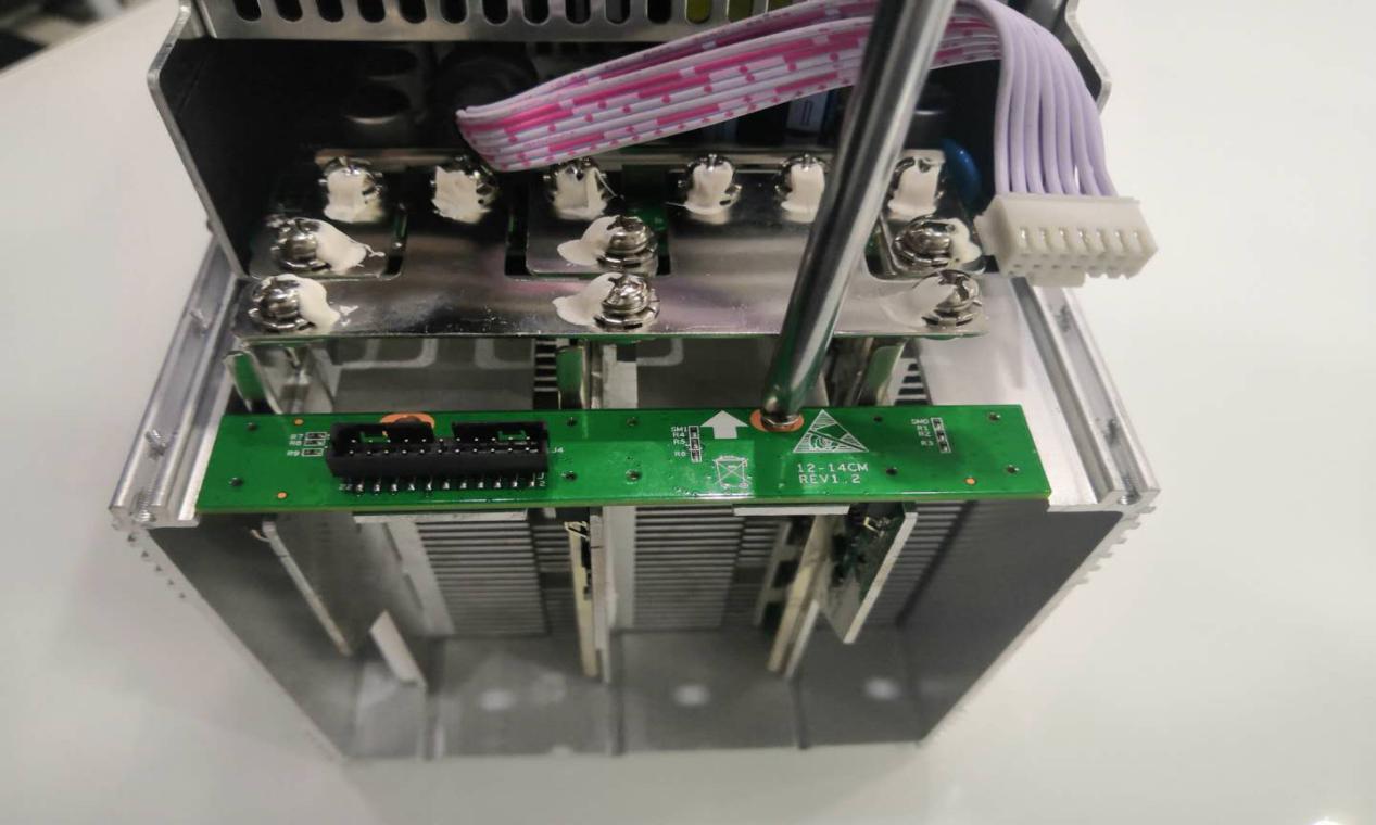 tighten the adapter board screws