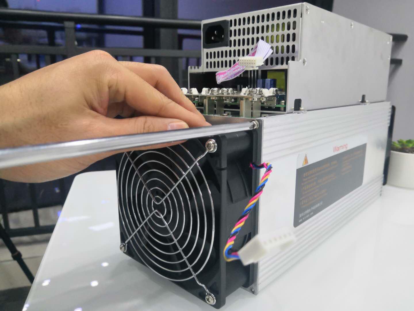 tighten the fan screws