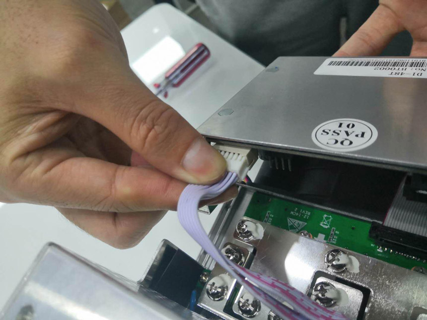 connect the adapter board data cable