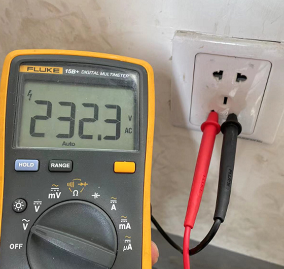 power socket voltage test