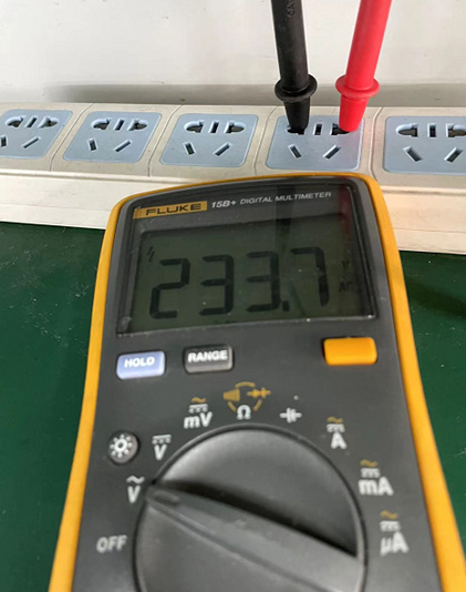 multimeter to test socket voltage