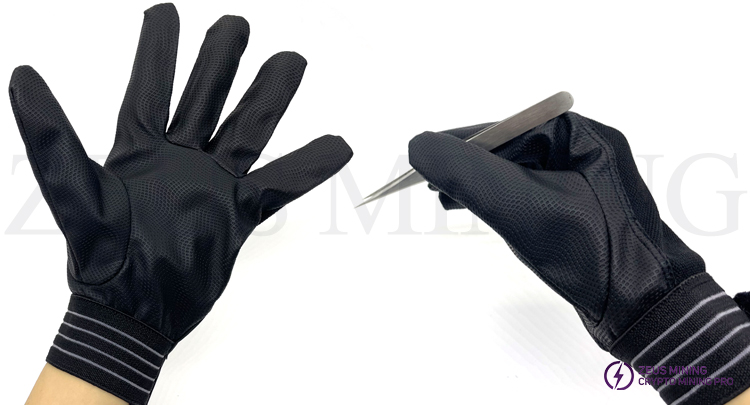 Application of insulating gloves