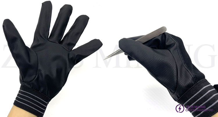 Application of insulating gloves Application of insulating gloves