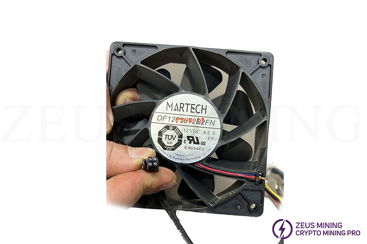 F9 chassis fan F9 chassis fan