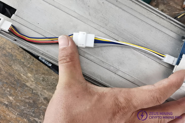4P to 6P fan adapter cable connection