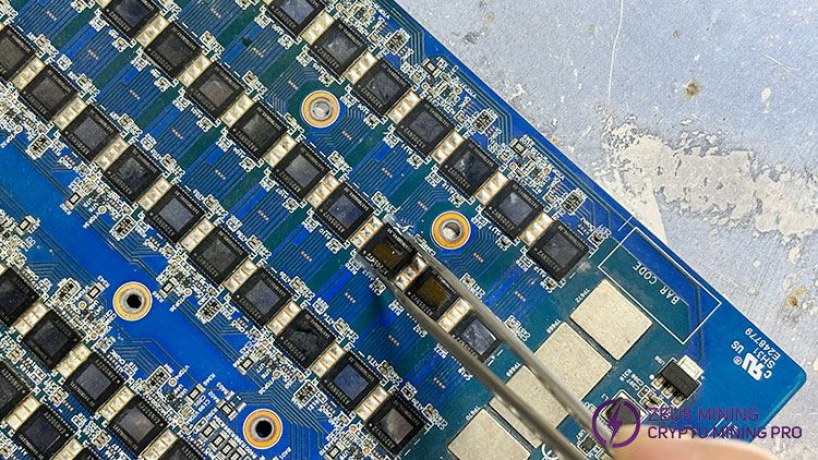 desoldering the Avalon ASIC chip desoldering the Avalon ASIC chip