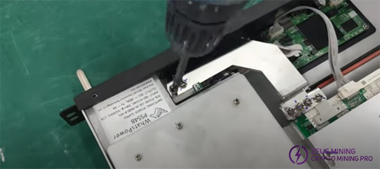 Remove the fixing screws of conductive copper bars Remove the fixing screws of conductive copper bars