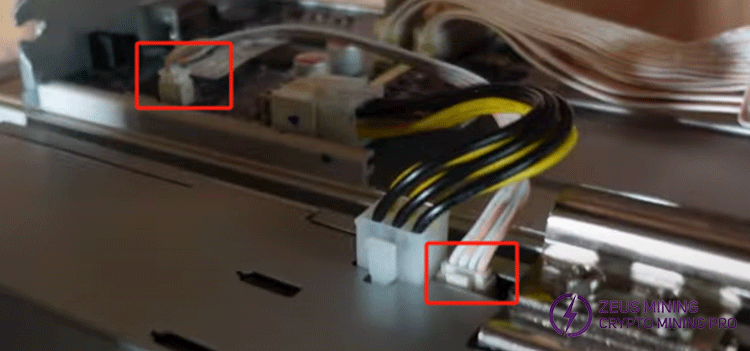 the interfaces of the 4pin voltage regulation cable the interfaces of the 4pin voltage regulation cable