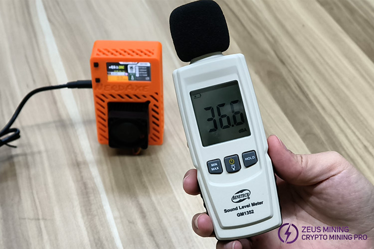 noise test for NerdAxe 500Gh/s miner mining noise test for NerdAxe 500Gh/s miner mining