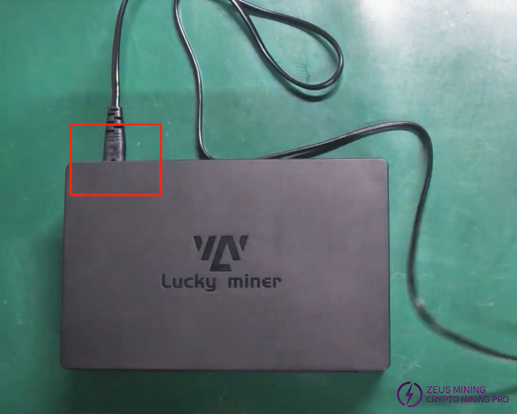 Lucky miner lv08 connected to power Lucky miner lv08 connected to power