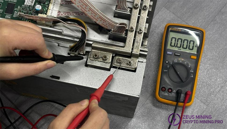 using a multimeter to detect S19e XP Hyd PSU output voltage