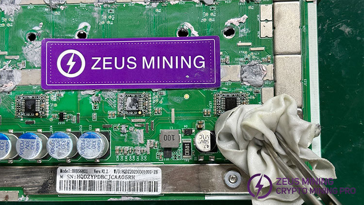 Clearning the Antminer S19 hashboard Clearning the Antminer S19 hashboard